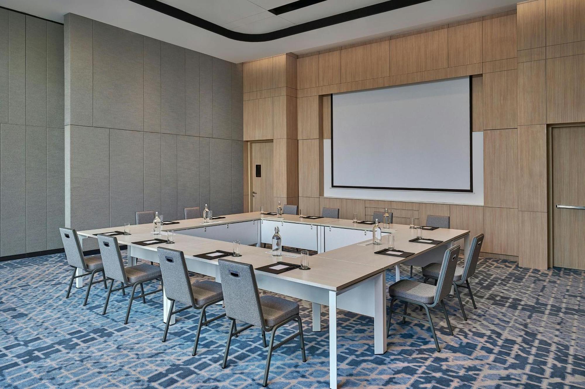 Courtyard By Marriott South