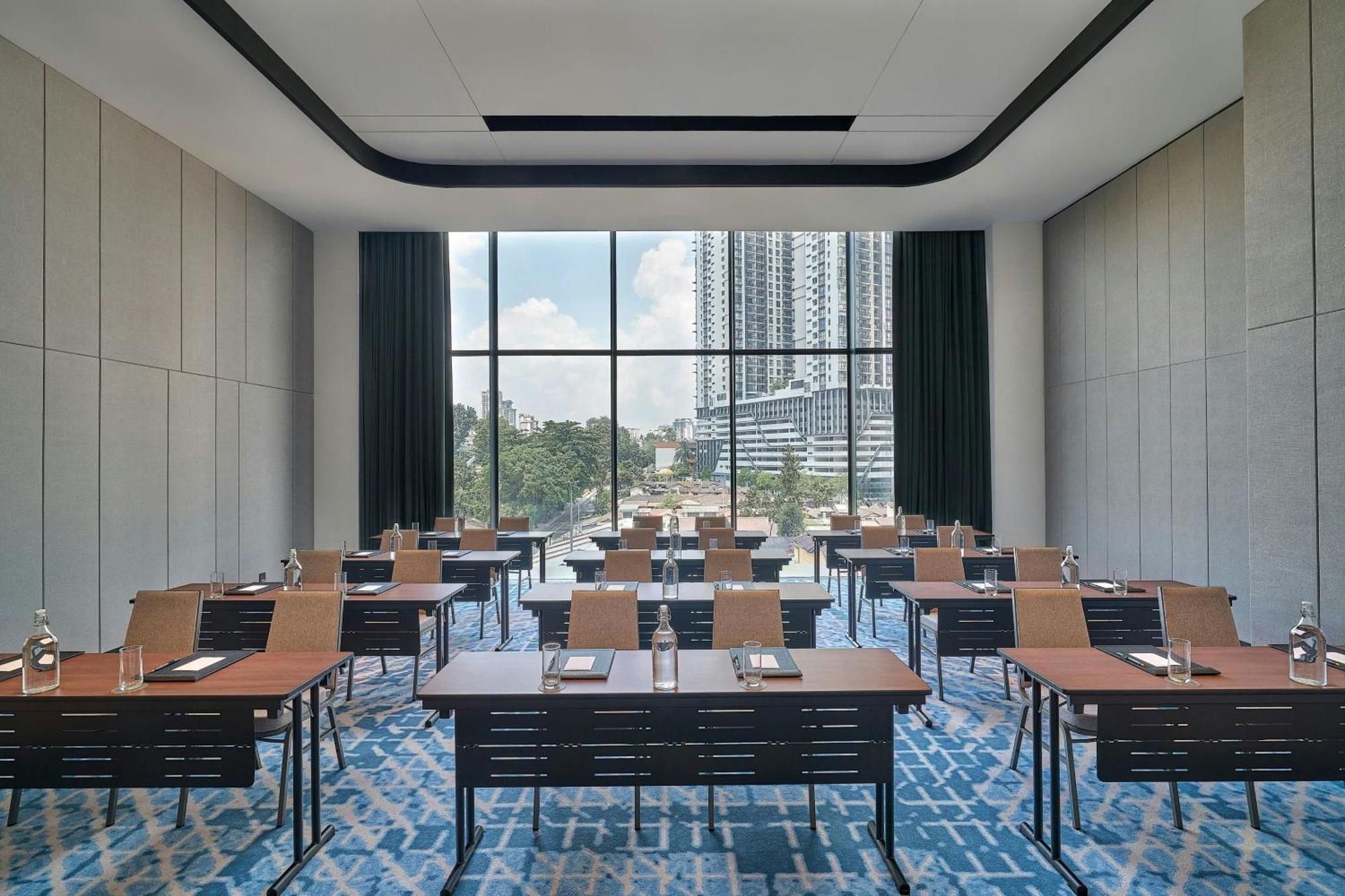 Courtyard By Marriott South Hotel