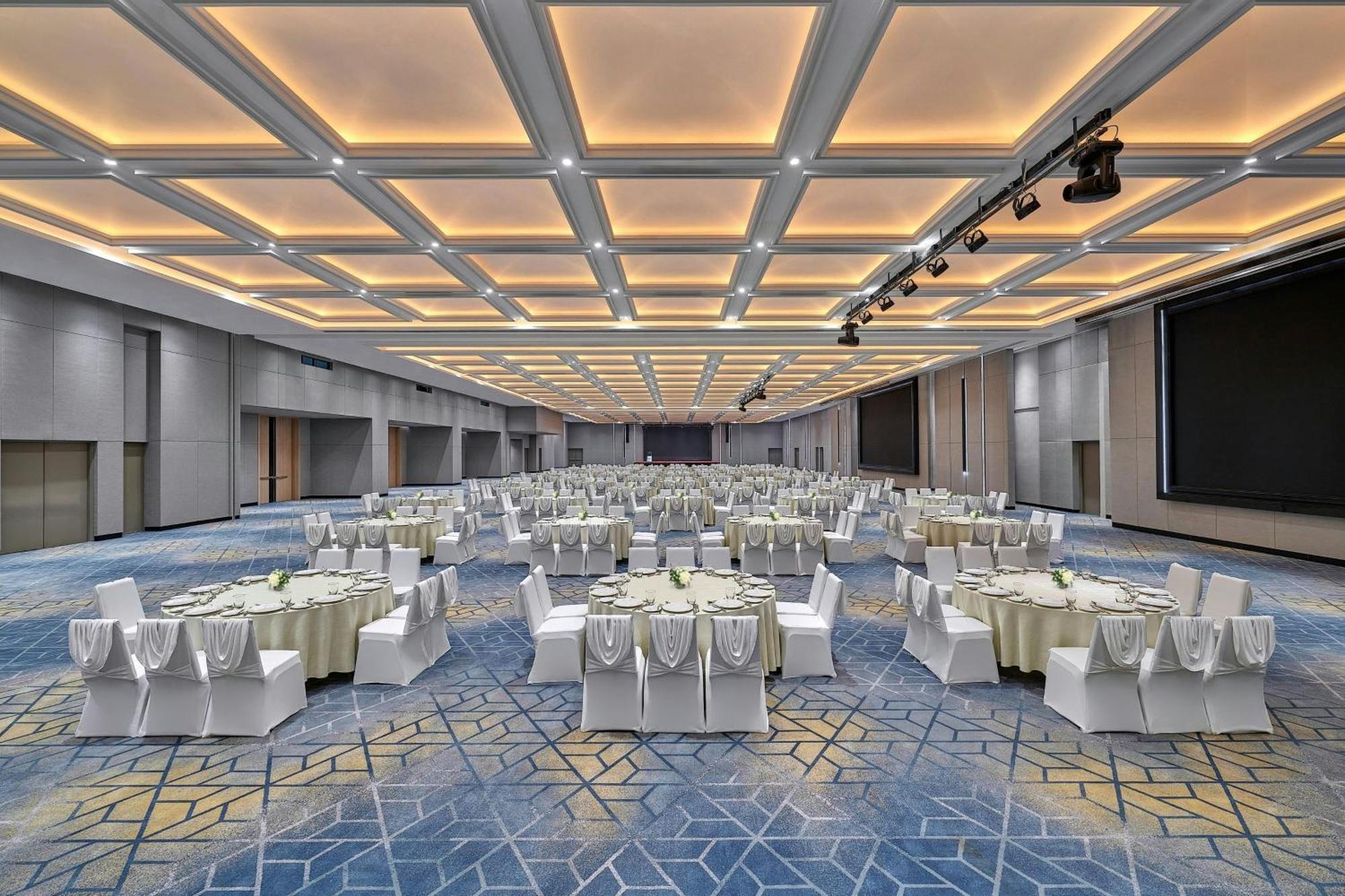 Courtyard By Marriott South Hotel 5*