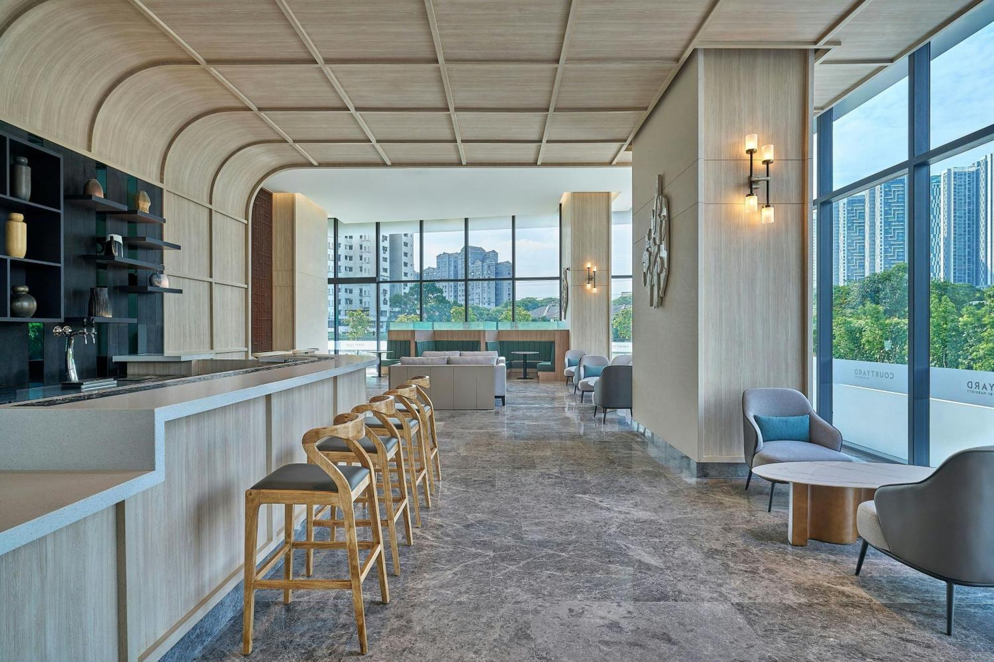 Courtyard By Marriott South Hotel